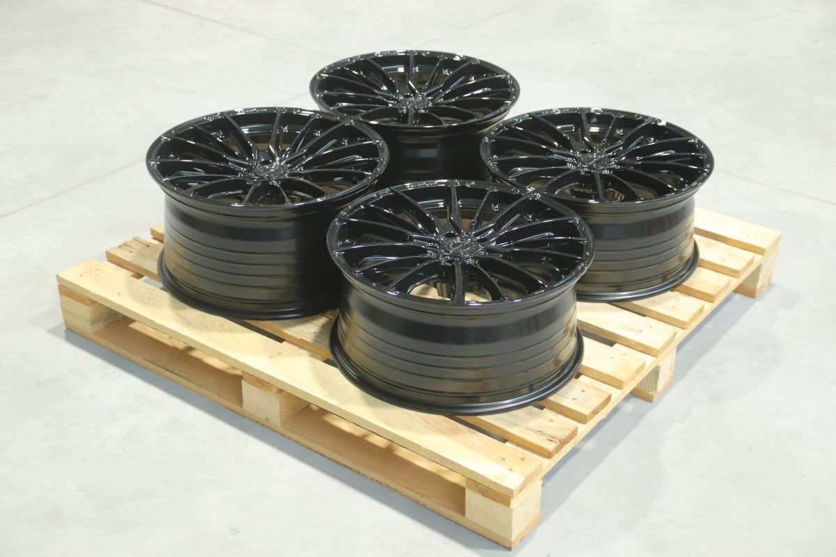 Set of CVR7 19x8,5 ET25 + 19x9,5 ET35 5x112 Gloss Black