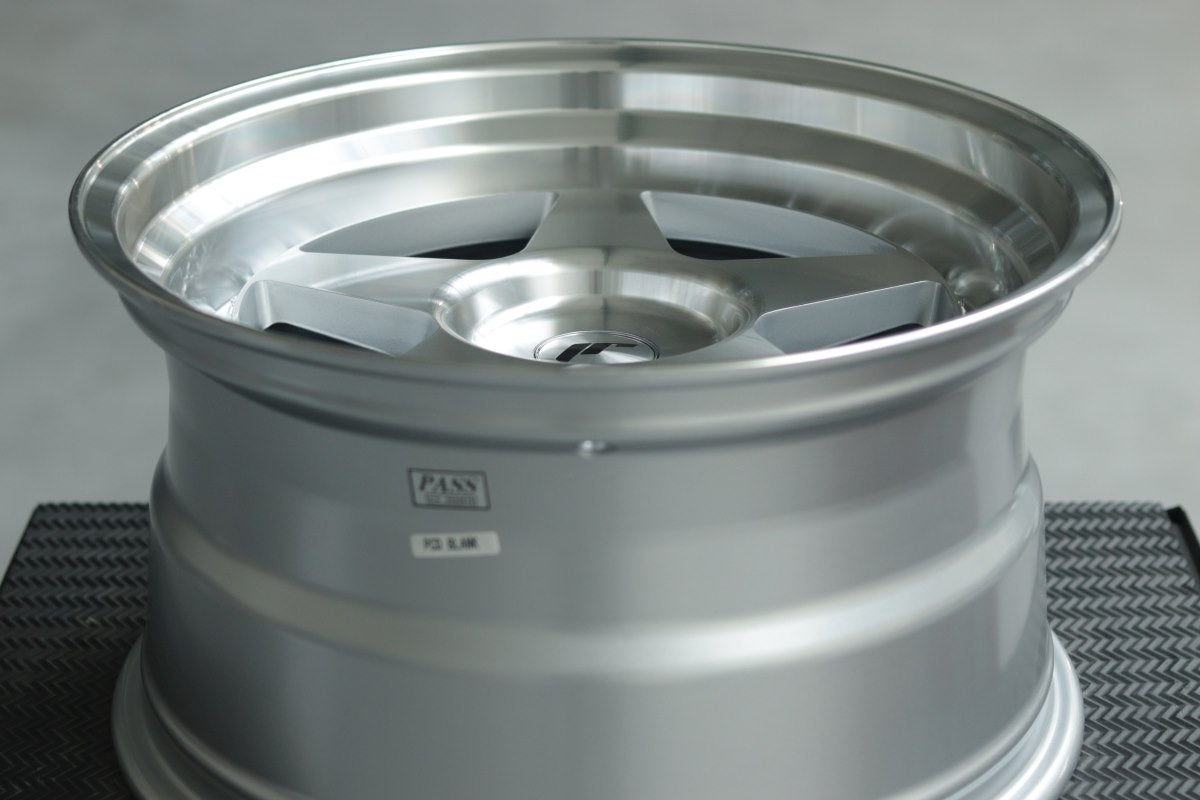 JR Wheels JR6 18x10 Silver Machined Face