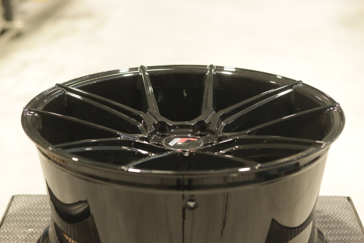 JR Wheels JR30 19x9,5 Gloss Black