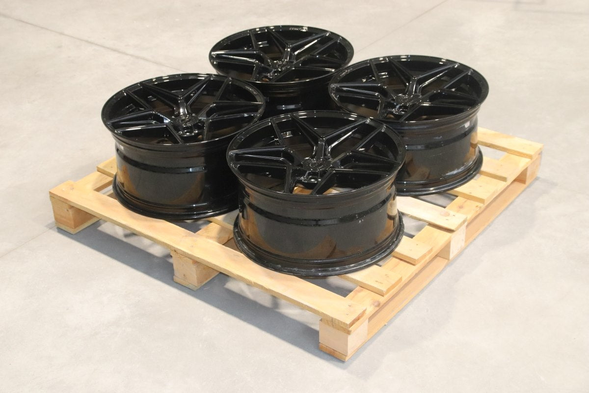Set of CVR2 19x9,5 ET45 5x114,3 Platinum Black