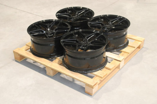 Set of CVR2 19x9,5 ET45 5x114,3 Platinum Black